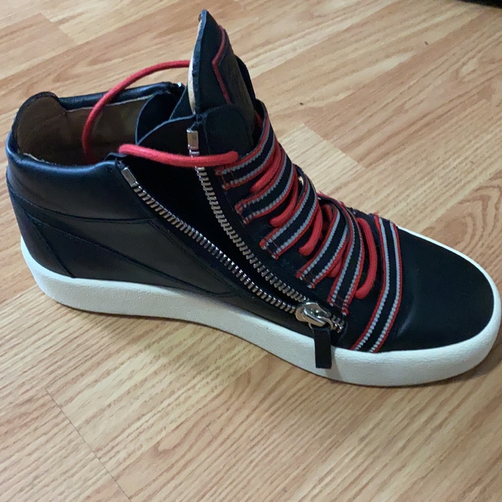 Authentic Giuseppe Size 41 Pristine Condition - image 4